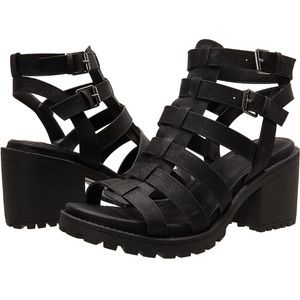 Dirty Laundry by Chinese Laundry Chunky Gladiators